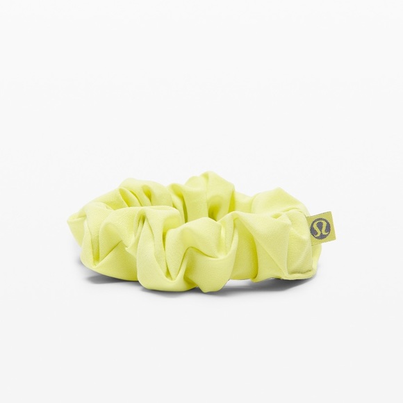 lululemon athletica Accessories - Lululemon Uplifting Scrunchie